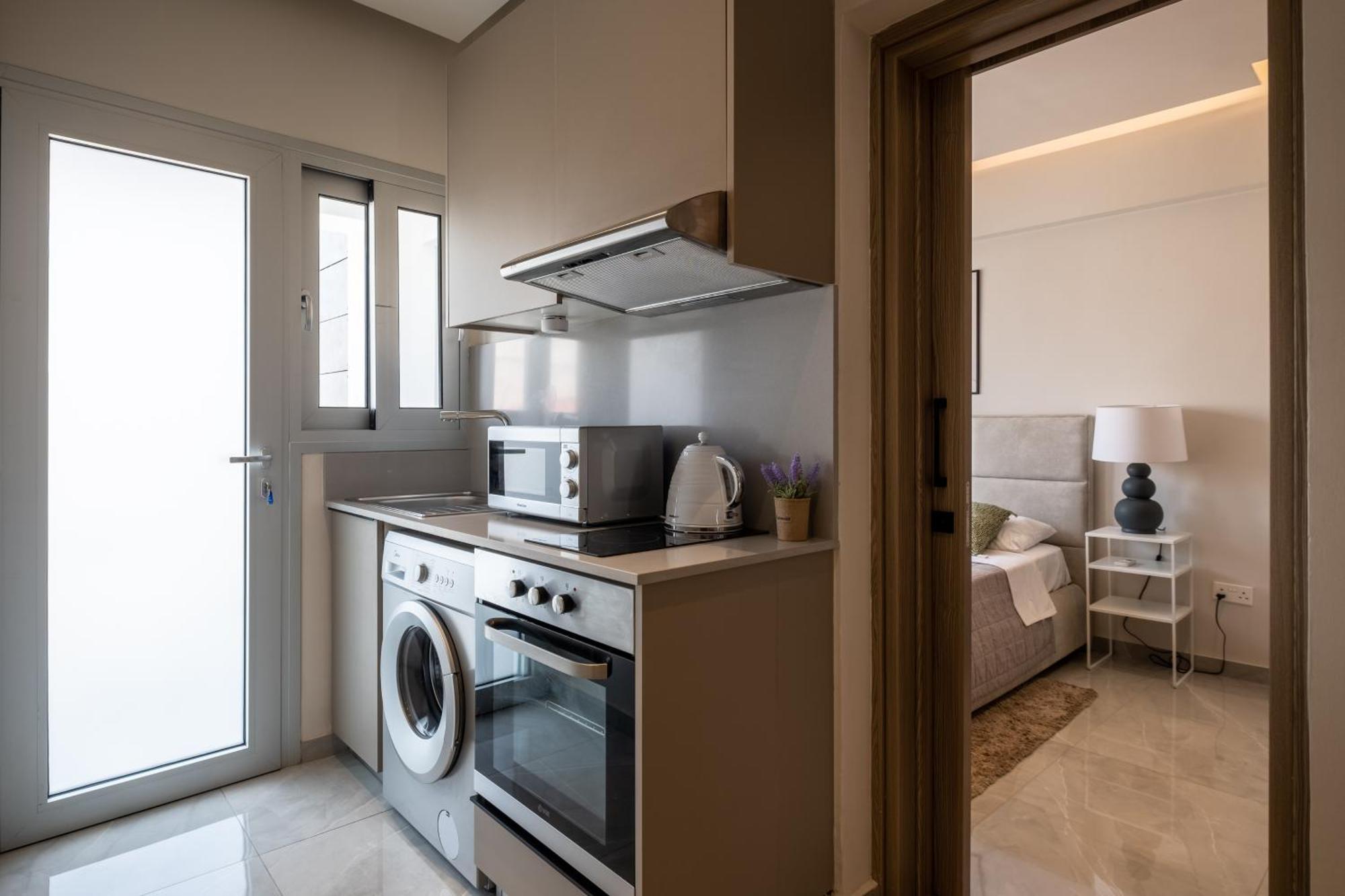 Georgiana Suites Λάρνακα Δωμάτιο φωτογραφία