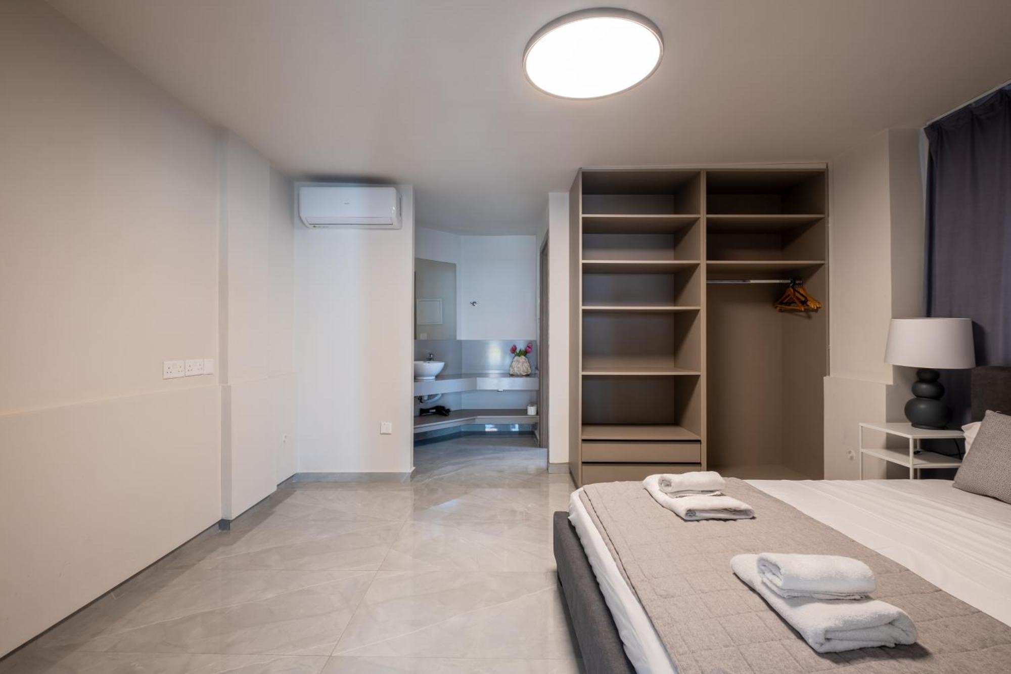 Georgiana Suites Λάρνακα Δωμάτιο φωτογραφία