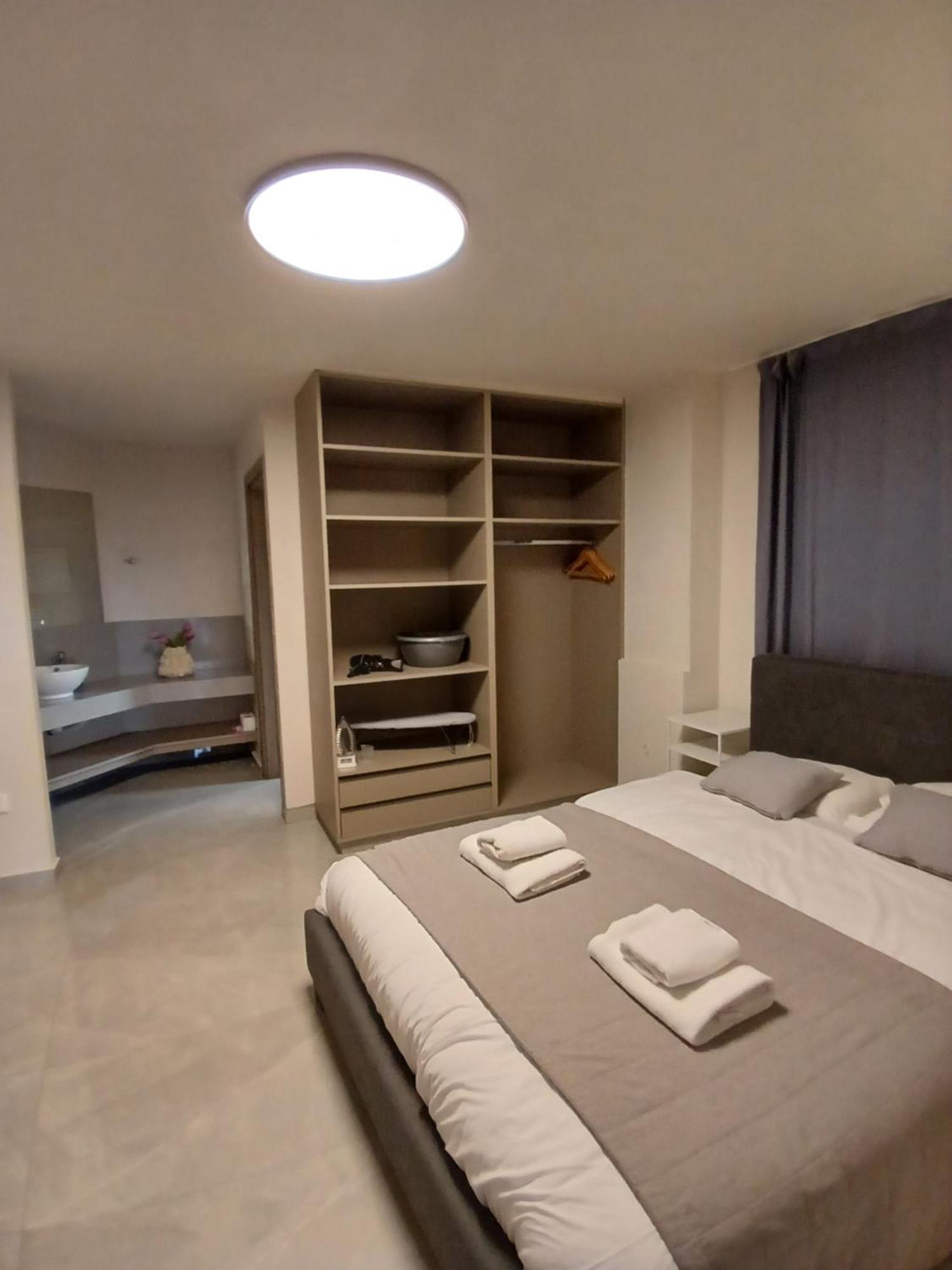 Georgiana Suites Λάρνακα Δωμάτιο φωτογραφία