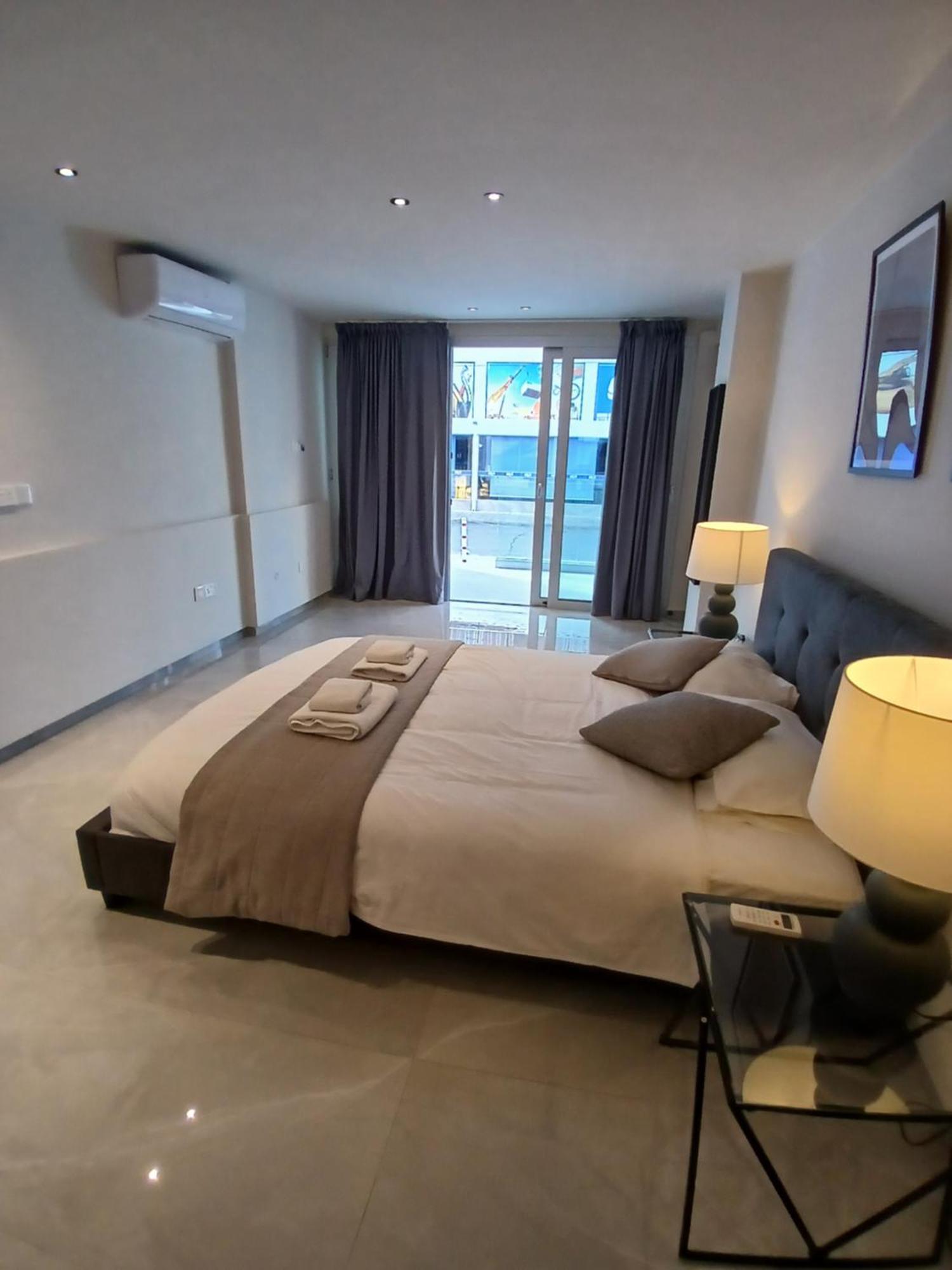 Georgiana Suites Λάρνακα Δωμάτιο φωτογραφία