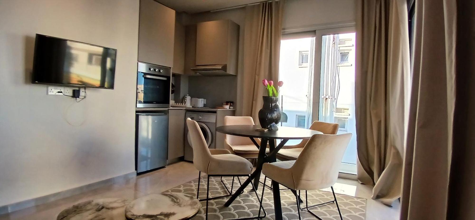 Georgiana Suites Λάρνακα Δωμάτιο φωτογραφία
